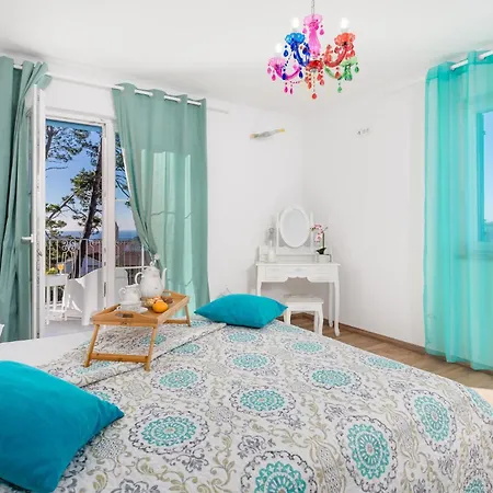 Stunning In Banjol * Banjol