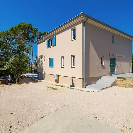 Holiday home Stunning In